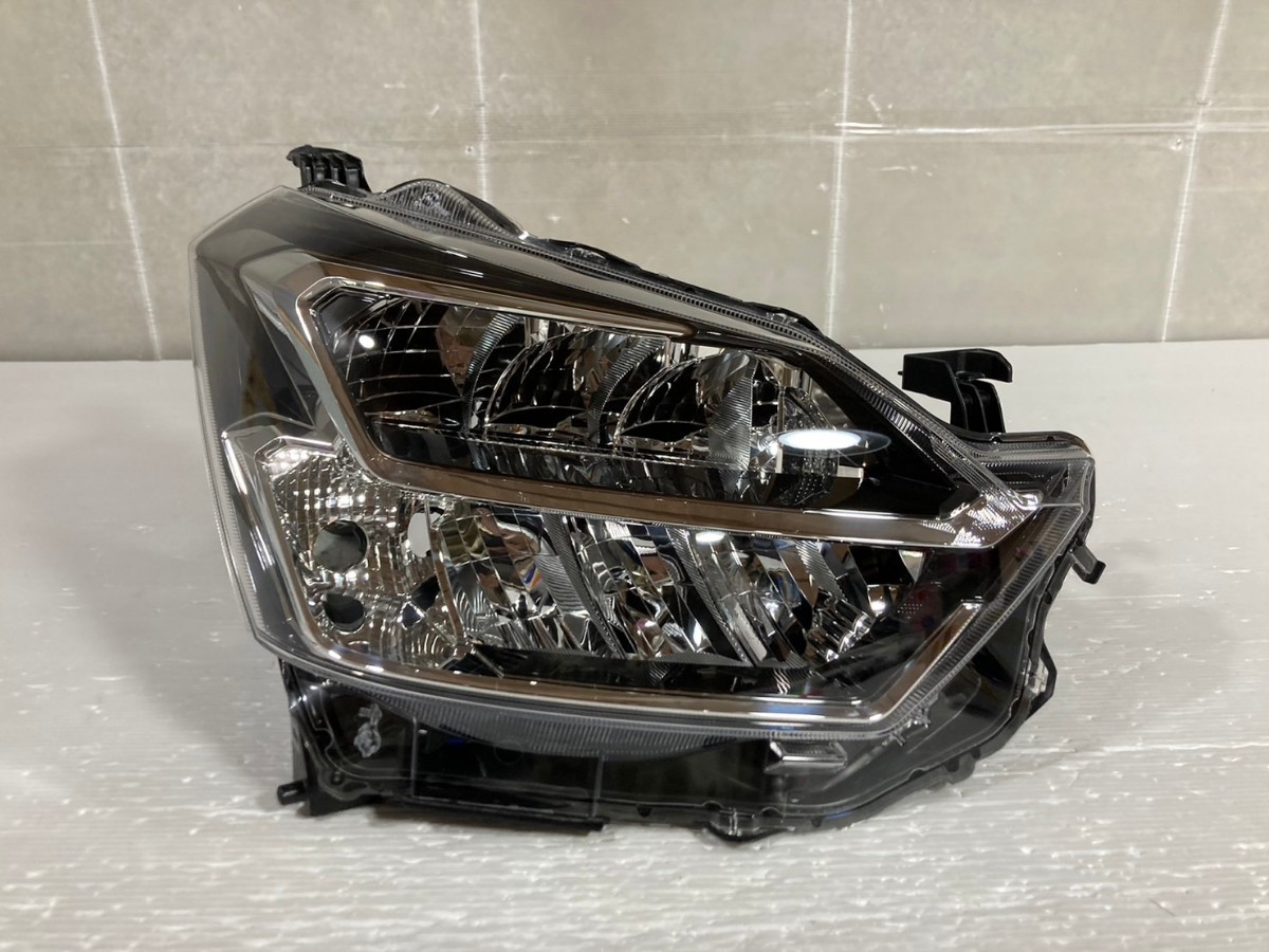 LA350S　ダイハツ　ミライース　ヘッドライト左 ミライース LA350S/LA360S 左右ヘッドライト ハロゲン 100-69043