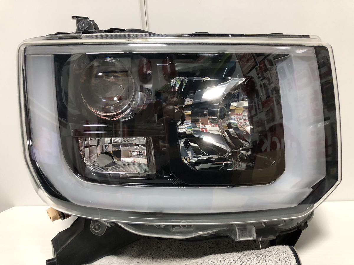 ウェイク la700s ヘッドライト ユニット 右 ウェイク la700s ヘッドライト ユニット 右 ダイハツ／ウェイク LA700S
