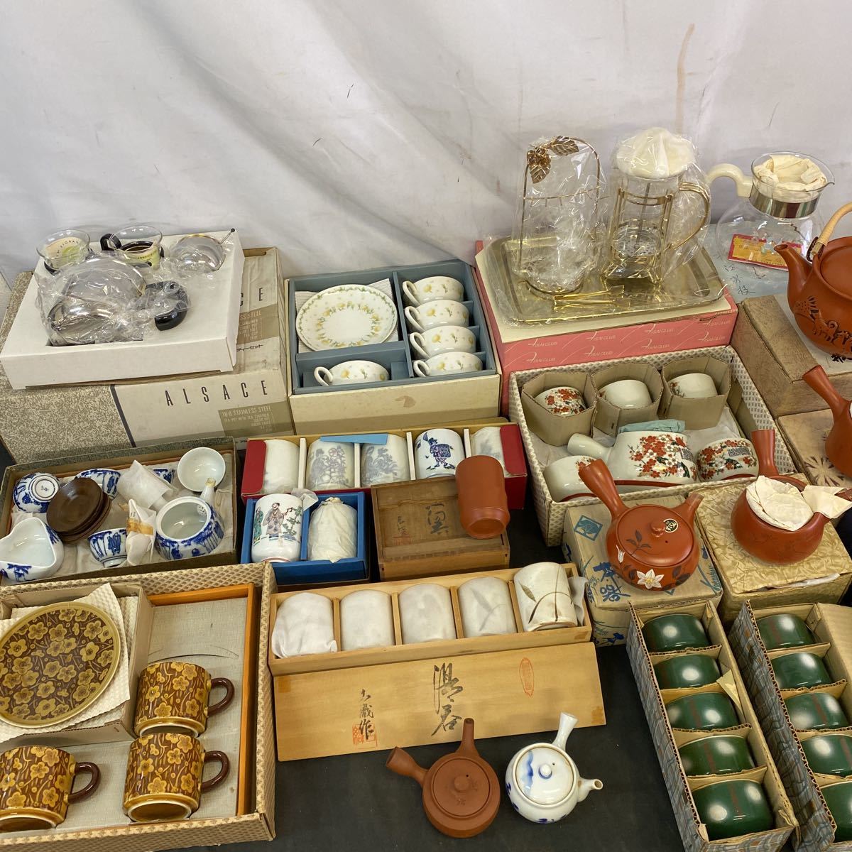 ◆茶器 大量まとめ売り 煎茶道具 食器 急須 湯呑 土瓶 ティーセット 有田焼 とこなめ焼 美濃焼 HOYA 工芸品 美術 レトロ 80-48_1