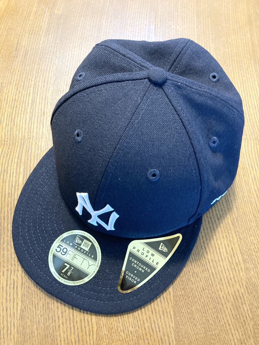 kith new era Yankees cap ヤンキース キャップ　サイズ7 7/8 10周年検)BRED ナイキエアジョーダン nike nirvana travis バンドT supreme