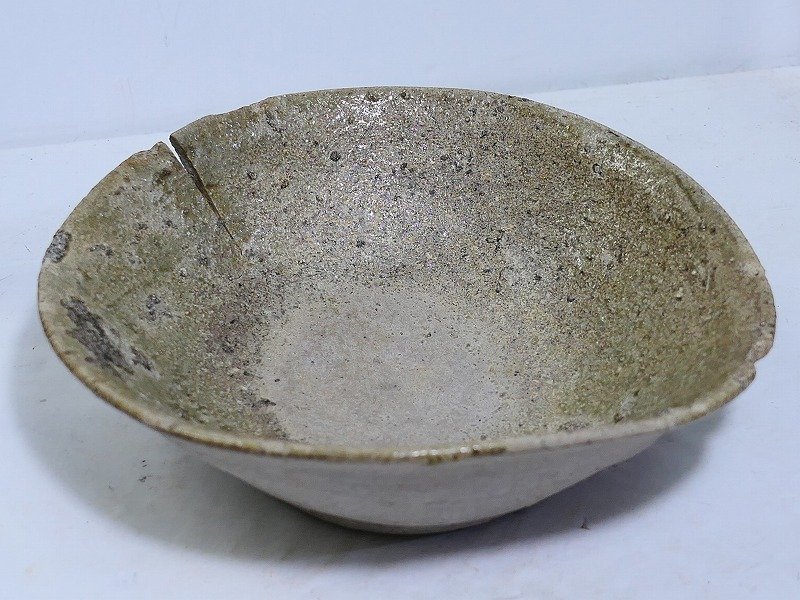 山茶碗と須恵器の2点 （関東初荷3 自然釉の綺麗な山茶碗 茶道具 山茶碗 