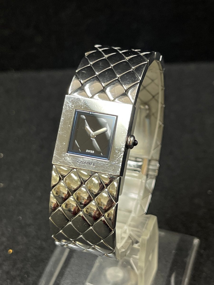 SM0504-8I　ゆうパック着払い　CHANEL　マトラッセ　QUARTZ　腕時計　シャネル　クォーツ　黒文字盤　スクエア　レディース腕時計