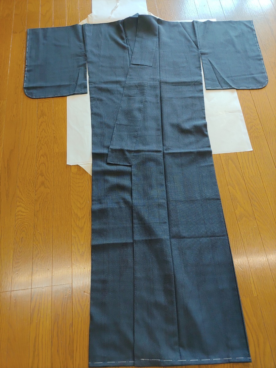 工芸着物　本塩沢　総絣　仕付け付き未使用品　ロング寸　自己紹介欄必読 本塩沢 正絹 伝統工芸品 136亀甲絣 着尺反物 P309