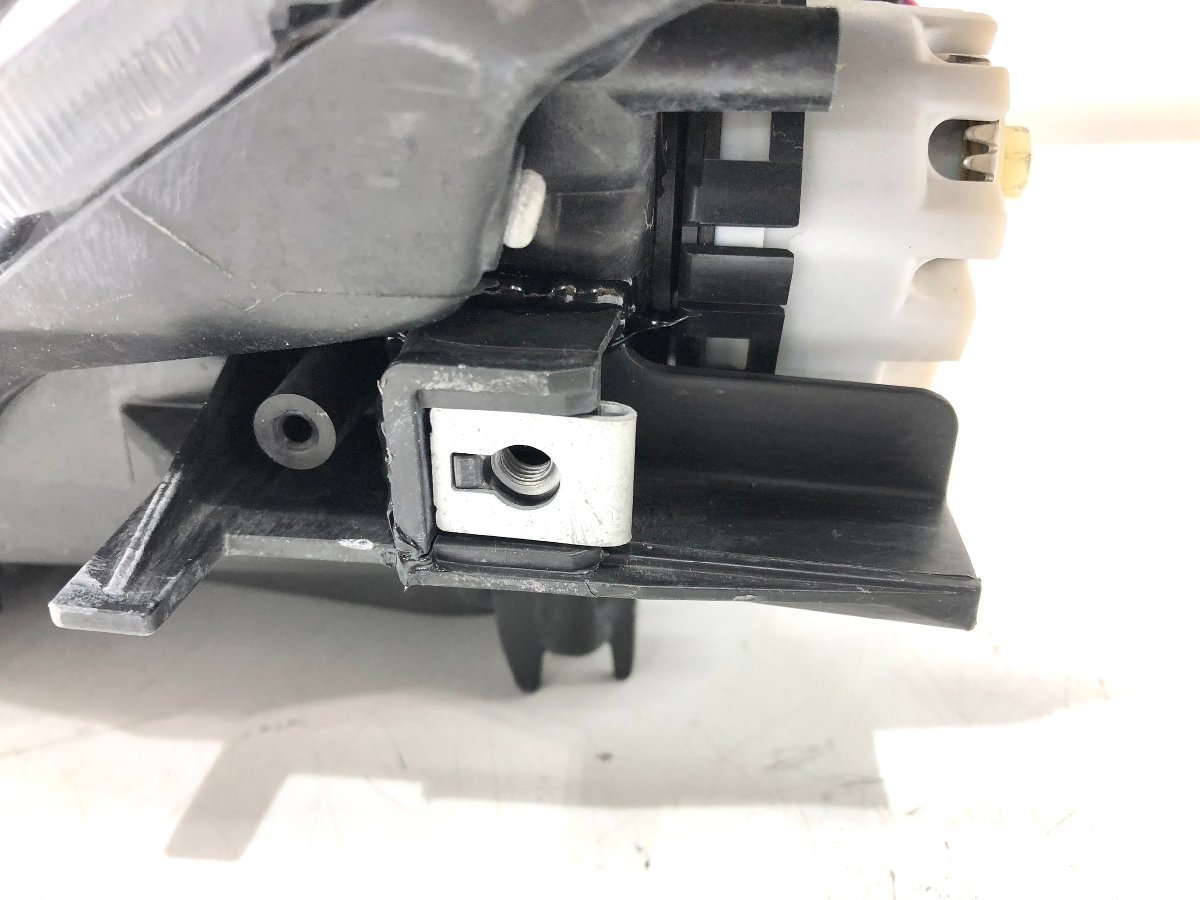♪研磨♪プリウス ZVW30 後期 純正 ヘッドランプ 左 HID KOITO47-52