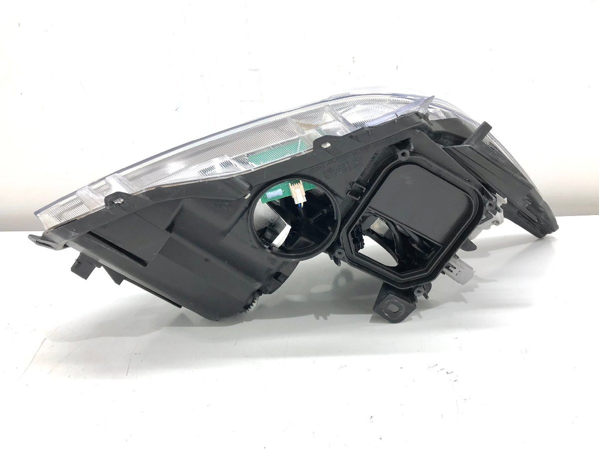 ♪研磨♪プリウス ZVW30 後期 純正 ヘッドランプ 左 HID KOITO47-52