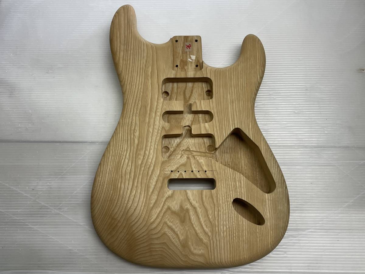 ★5-4-17-3TA★ メーカー不明 ストラトキャスター用 エレキギター用 ギターボディ 中古品
