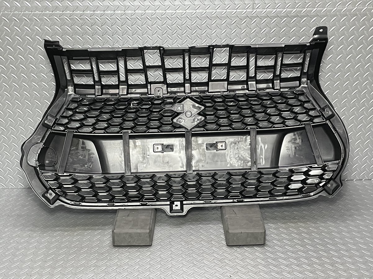 中古】スイフトスポーツ 純正フロントバンパーグリル 黒ブラック 71741