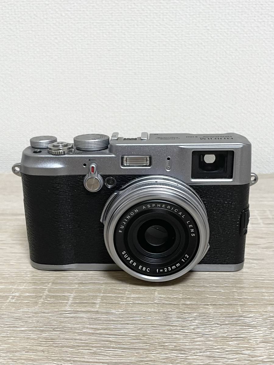 FUJIFILM 富士フィルム X100 X100 Fujifilm FinePix コンデジ 中古
