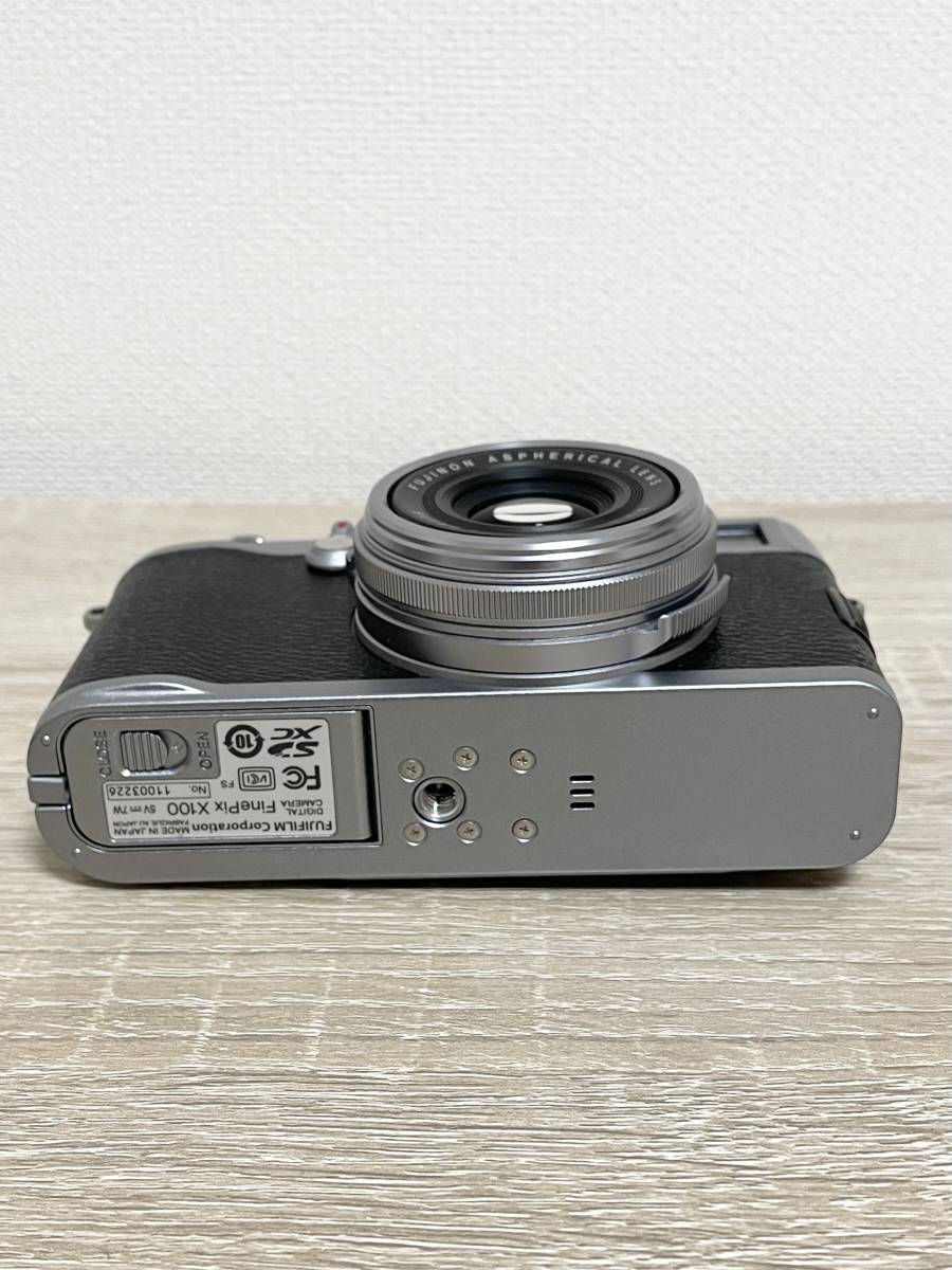 FUJIFILM 富士フィルム X100 X100 Fujifilm FinePix コンデジ 中古