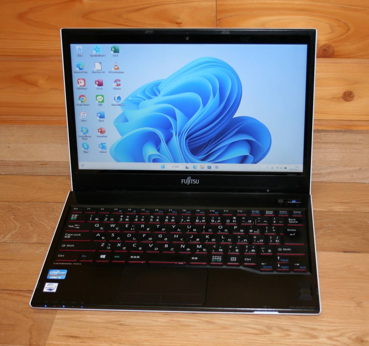 富士通 LIFEBOOK SH54/K モバイルノート美品! Windows11 ☆薄型・軽量・高性能モバイルパソコン ☆富士通 SH54/K改 Corei5