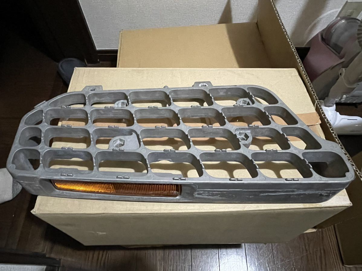 三菱ふそう☆現行スーパーグレート 左ロアステップ 《純正》 ステップ
