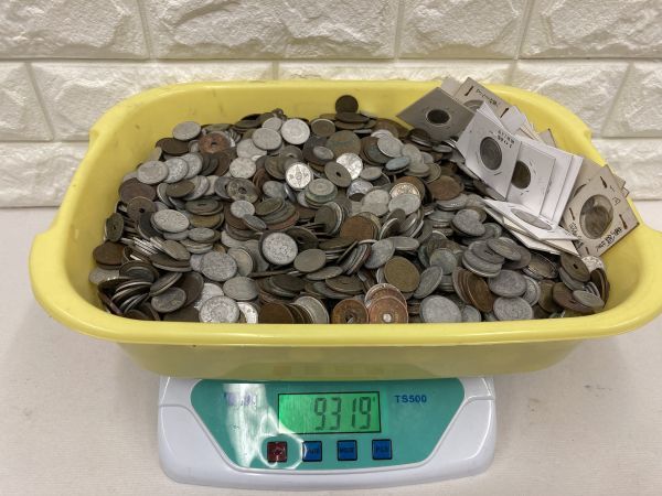 M　古銭　おまとめ　　約9.3ｋｇ　5円　1円　50銭　20銭　10銭　2銭　1銭　アルミ銭　など　未選別　KT③