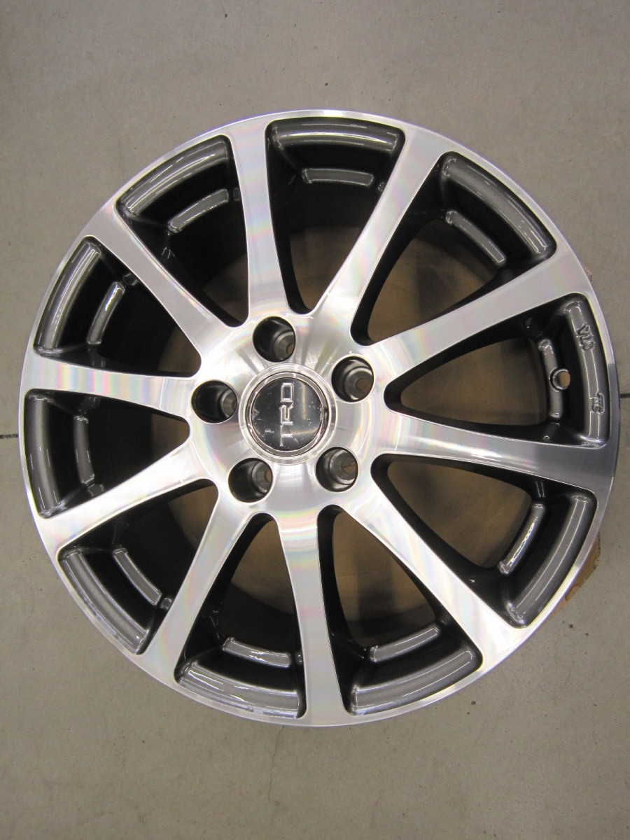 店頭展示　未使用品　ＴＲＤ　ＴＦ４Ａ（Ｍ２１３－０００７３）　１７インチアルミホイール　４枚セット
