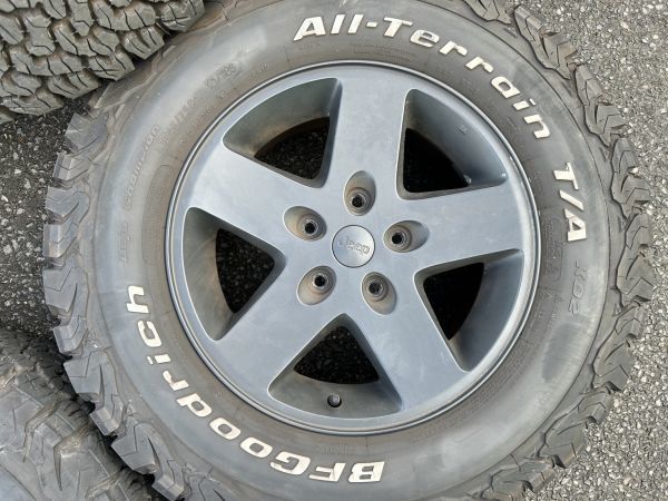 JEEP ジープ JKラングラー 純正 ホイールとタイヤ4本☆17×7.5J +44.45