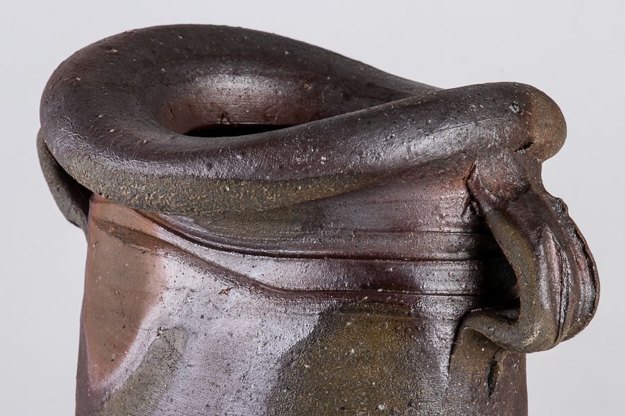 岡山県重要無形文化財 金重晃介 備前焼 耳付一輪花入 共箱合布 花器 花瓶 花生 岡山県重要無形文化財 金重晃介 備前焼 耳付花入 合箱