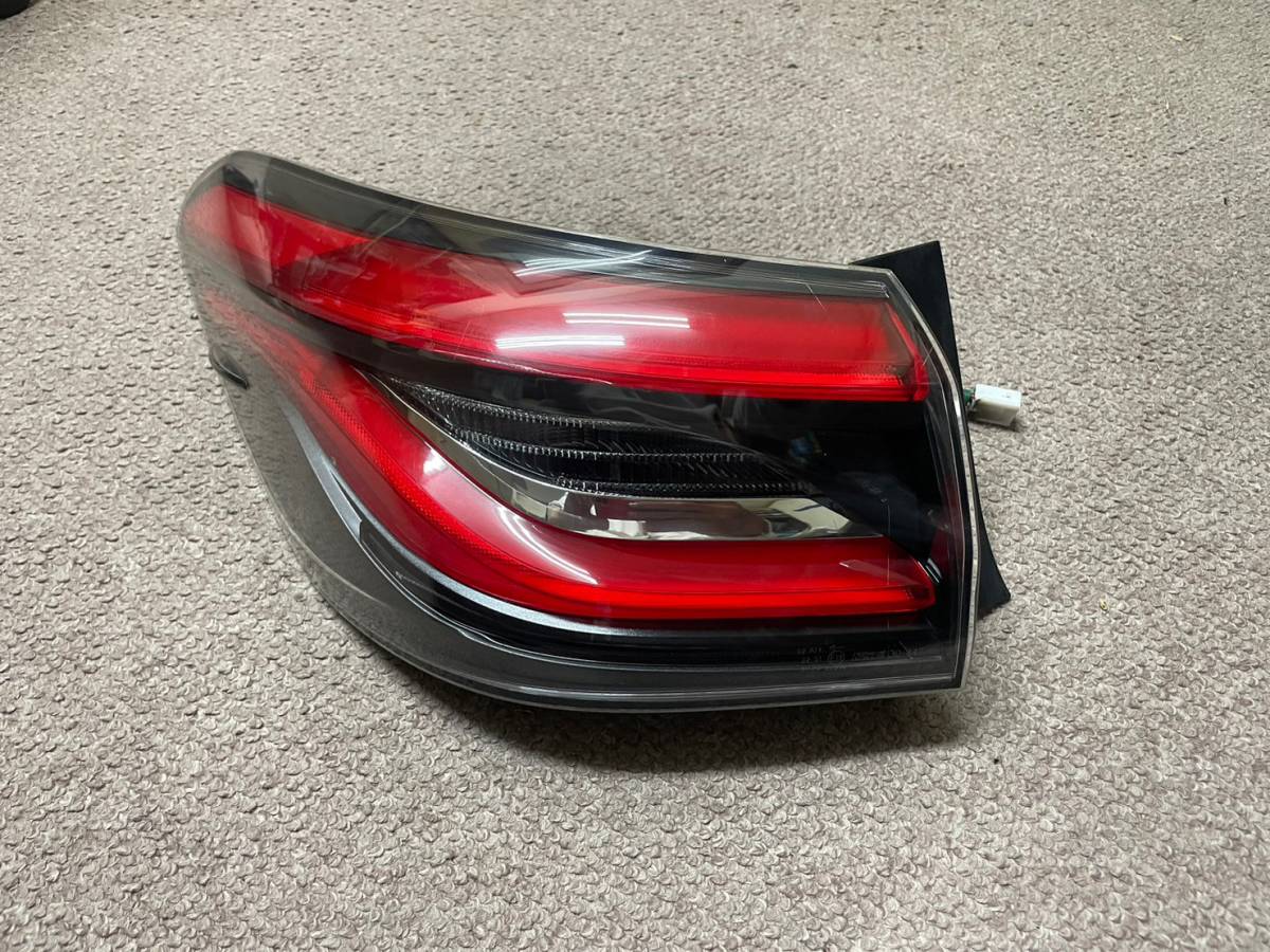 トヨタ クラウン 6AA- AZSH20 左 テール シーケンシャル無し 81561-30E51 ARS220 GWS224 AZSH21 美品 点灯確認済み 即決有