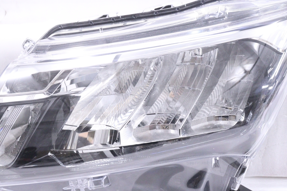 34-2049☆後期 LED M900A ルーミー☆左ヘッドライト STANLEY W6249 打刻:N4