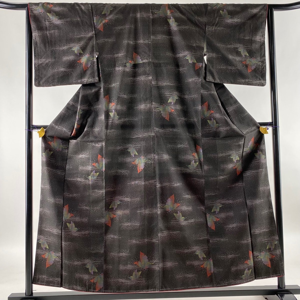 大島紬 美品 秀品 証紙 蝶 霞 黒灰 袷 身丈156.5cm 裄丈64cm M 正絹 