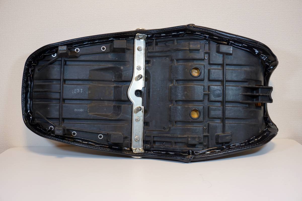 バリオス2 ZR250B タックロール シート 純正シートベース あんこ抜き 