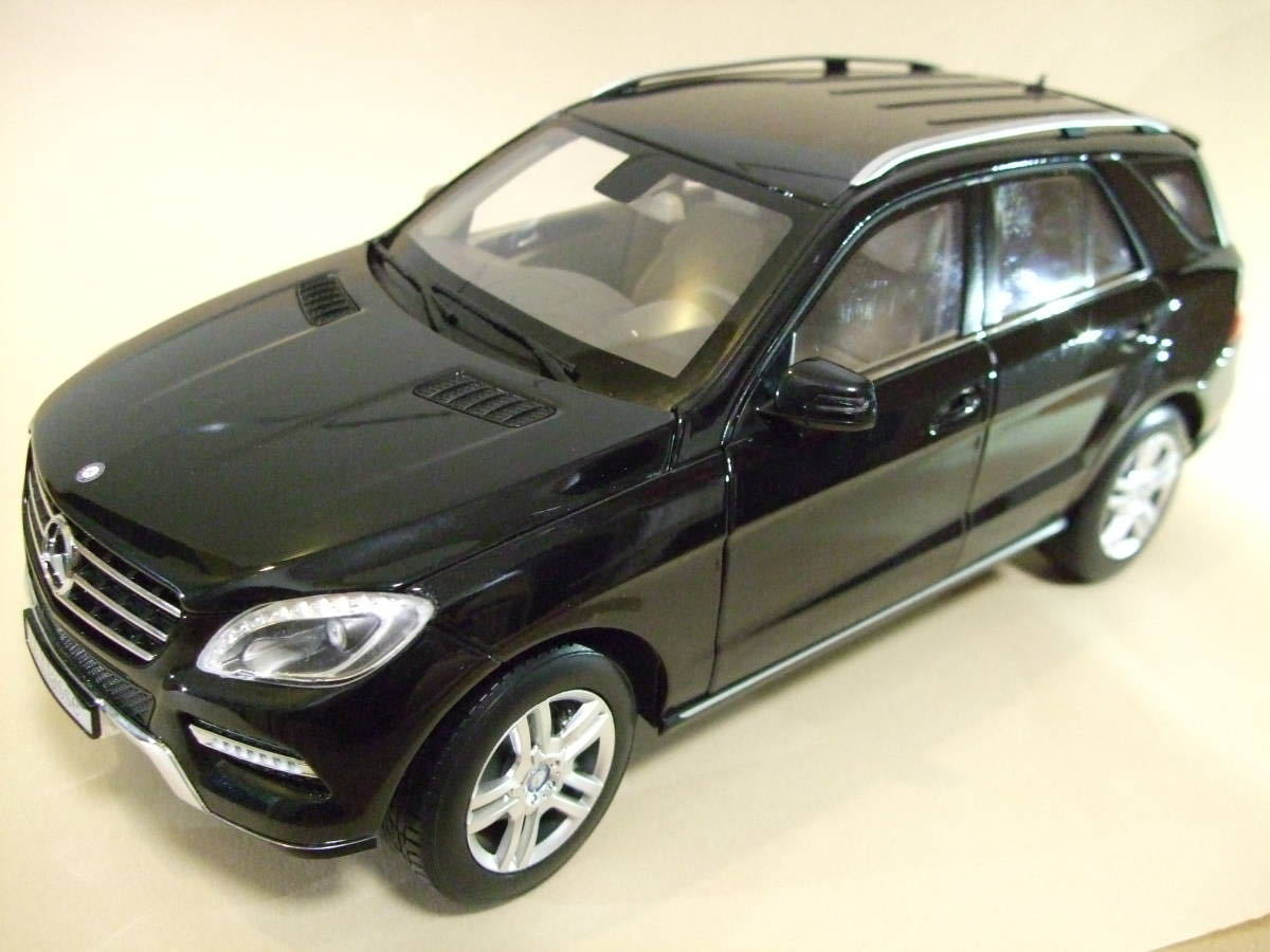 MINI CHAMPS ミニチャンプス メルセデスベンツ Mクラス ML350 1/18