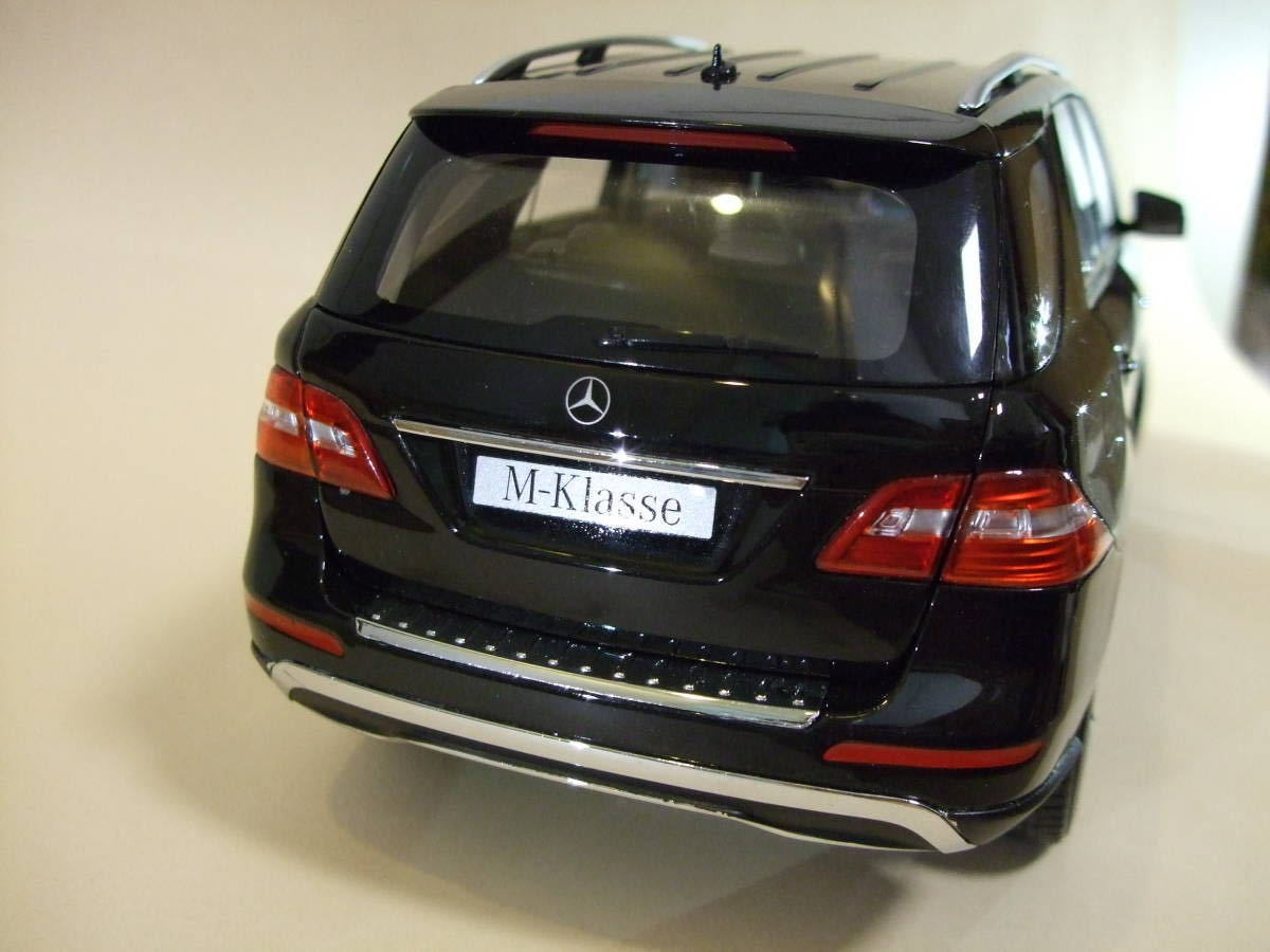 MINI CHAMPS ミニチャンプス メルセデスベンツ Mクラス ML350 1/18