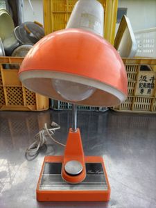 昭和 レトロ 電気スタンドのYahoo!オークション(旧ヤフオク!)の相場