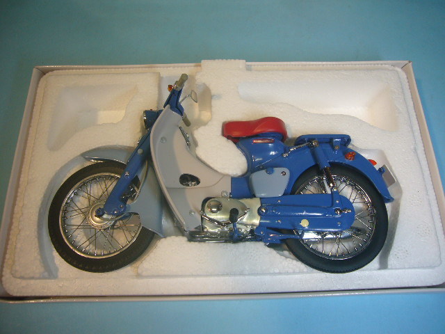 エブロ　ホンダ　スーパーカブ　１９５８　１/１０　ダイキャストモデル