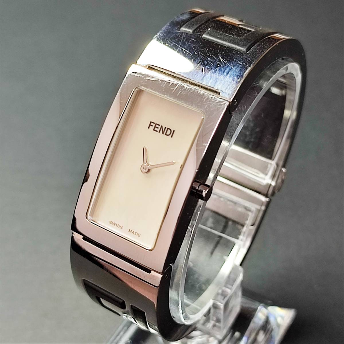 FENDI フェンディ バングルウォッチ ホワイトシェル 3250L FENDI