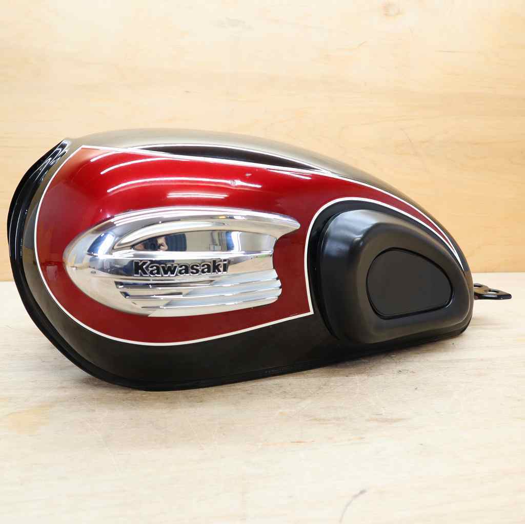 カワサキ W650 純正 フューエル 燃料 タンク ガソリンタンク 黒/赤 エンブレム ニーパッド W400　211101BD0022