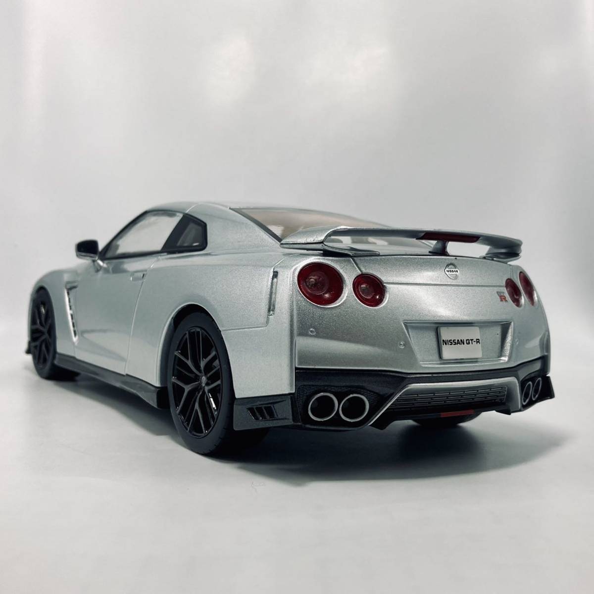 PREMIUM & COLLECTIBLES FIRST:18 1/18 平成29年式 R35型 日産 GT-R アルティメイトメタルシルバー ...