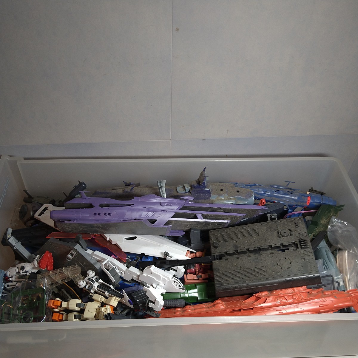 n-546◆ ガンダム プラモデル バンダイ ジャンク パーツ おもちゃ 完成品 大量 まとめて 3kgくらい◆ 状態は画像で確認してください。