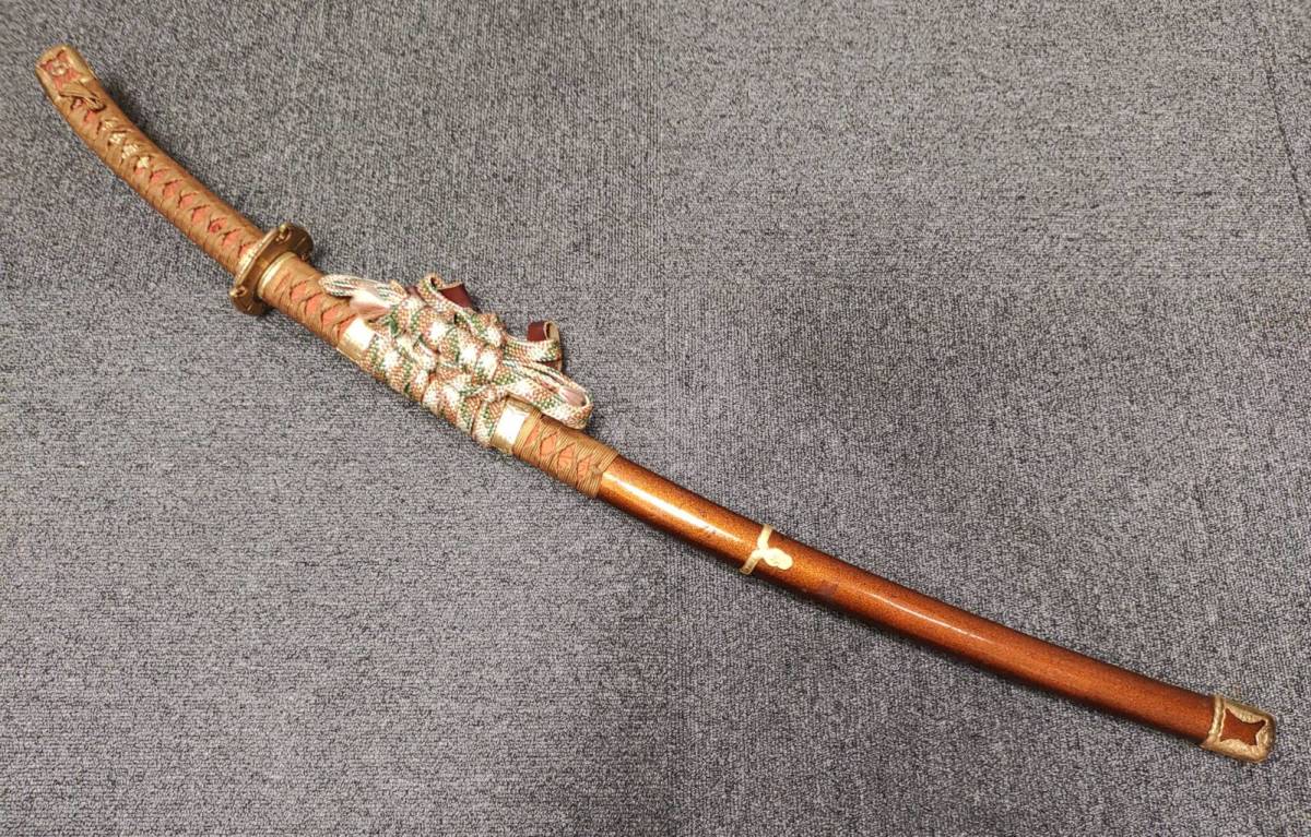  B-11081 1円 模造刀 五三桐紋 龍目貫 刀剣 美術品 太刀 全長約100cm 総重量 約1 333g 骨董 居合刀 日本刀 武具 保管現状品(模造刀)｜売買されたオークション情報、yahooの商品情報をアーカイブ公開 - 模造刀