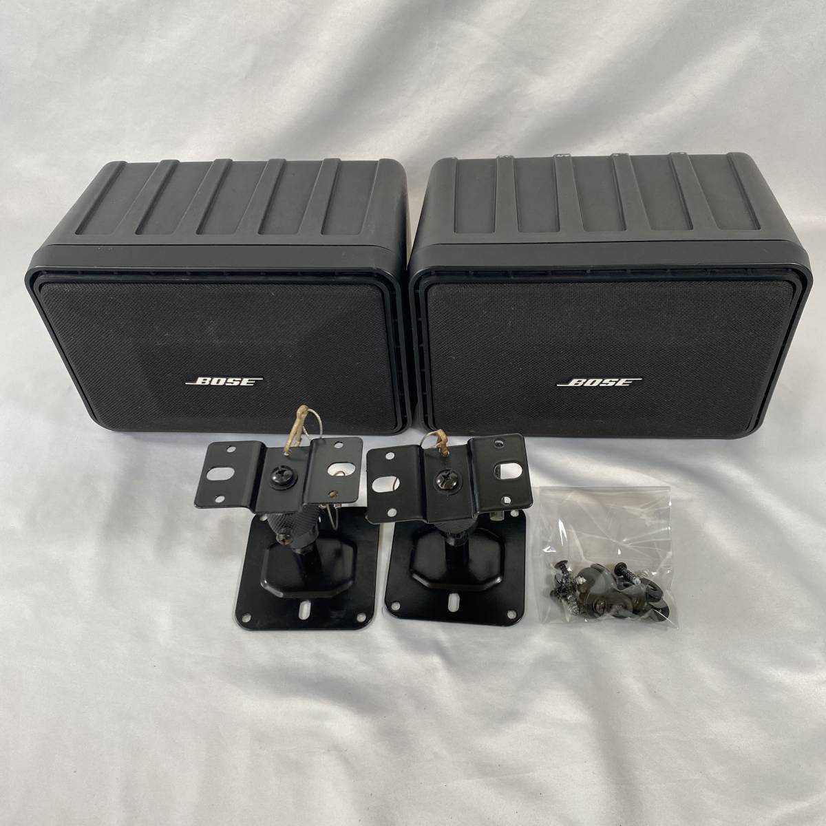 BOSE ボーズ 101MM 連番ペアスピーカー 天吊 ブラケット付き/管理番号 
