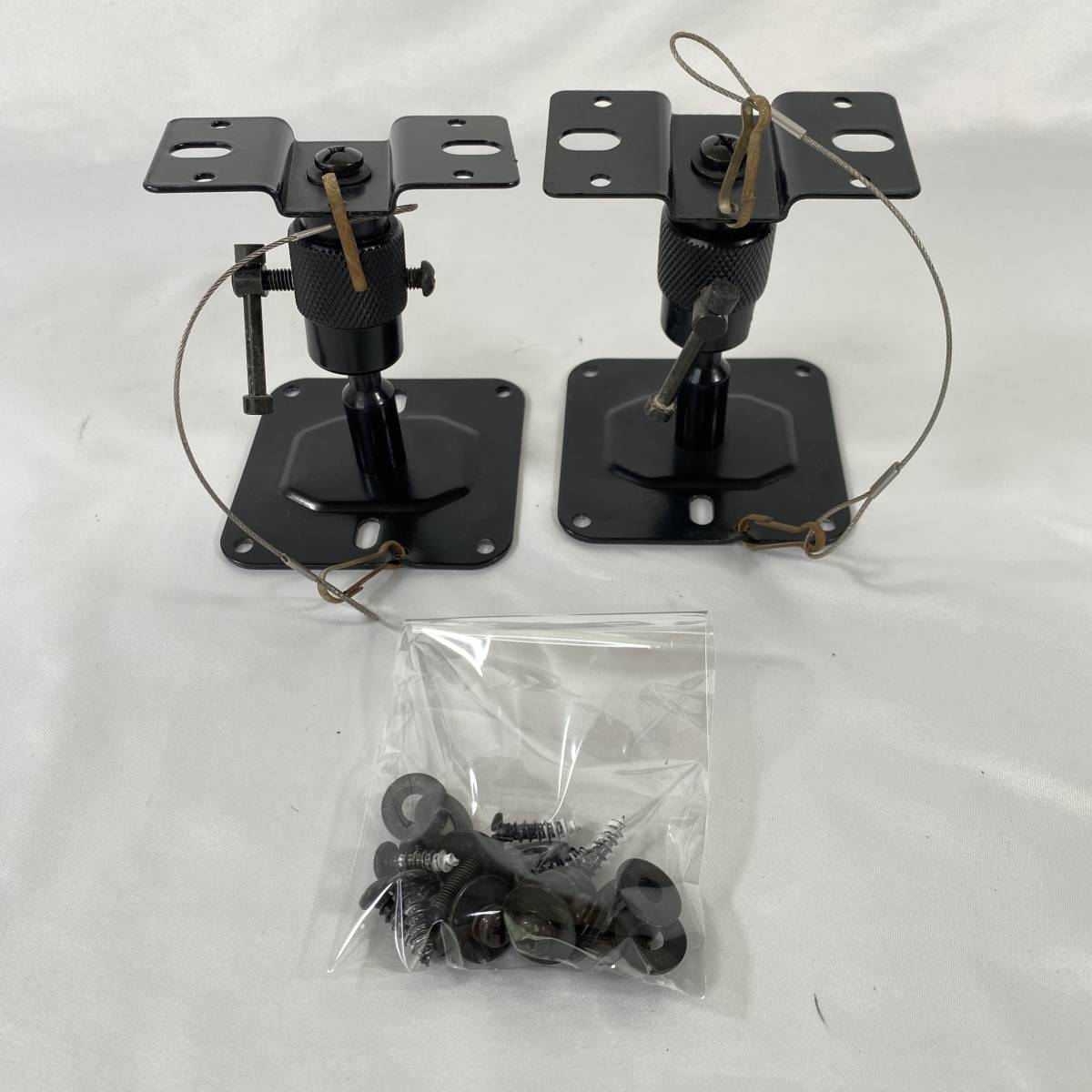 BOSE ボーズ 101MM 連番ペアスピーカー 天吊 ブラケット付き/管理番号