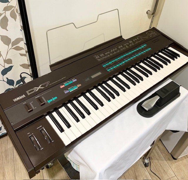 程度良好！YAMAHA ヤマハ シンセサイザ アルゴリズム DX7 フット 