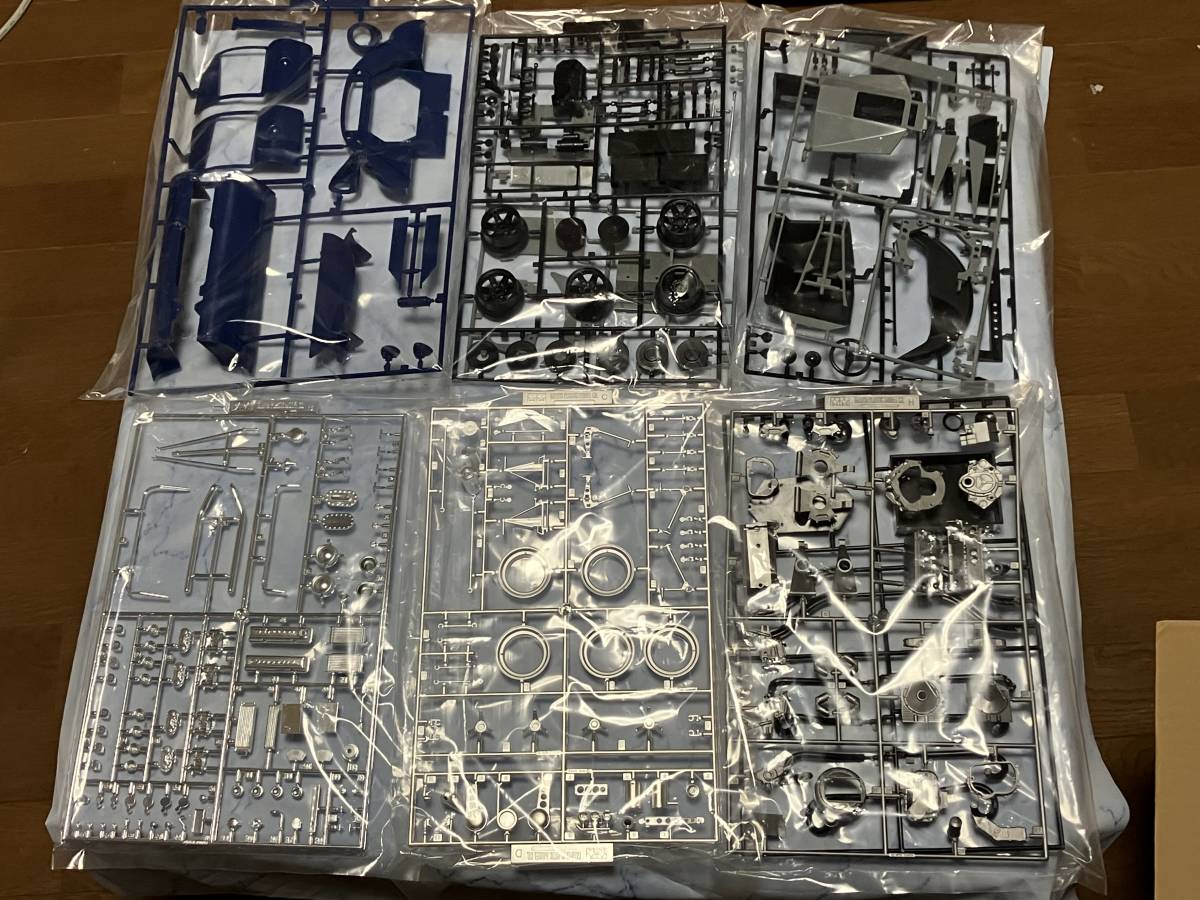 タミヤ 1/12 ローラ T70 未組立ジャンク品 ( TAMIYA LOLA T70 Mk.III 
