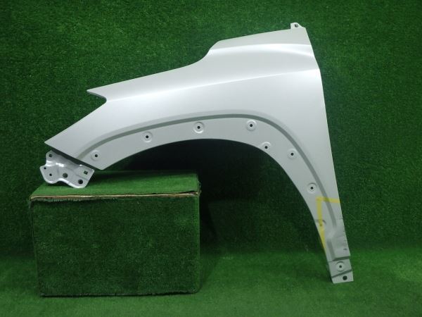 専用ページ195 JP02833 カローラクロス ZSG10/ZVG11/ZVG15 左フェンダー COROLLA