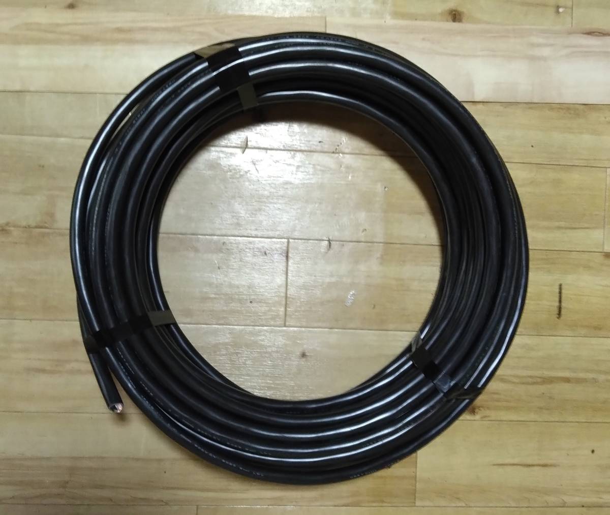 住電日立ケーブル 600V CV 4Cx8SQ 33m