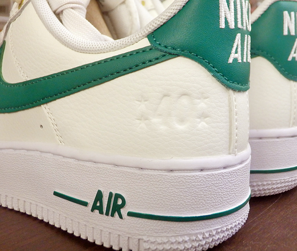 4KL 未使用 NIKE ナイキ WMNS AIR FORCE 1 