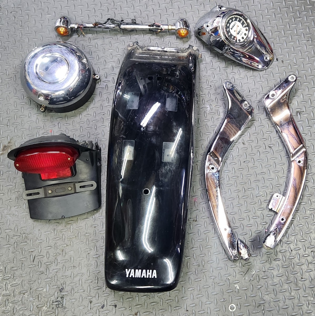 B33　ドラッグスター400スタンダード　純正リアフェンダーSET ドラッグスター400 ヤマハ リアフェンダー フリマアプリ jK ドラッグ