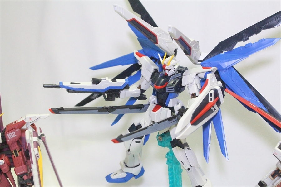 新品 RG フリーダム・エールストライク・ジャスティスガンダム 3点