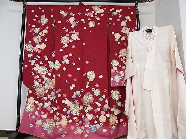 豪華振袖 駒刺繍 花丸文 暈し染め 金彩