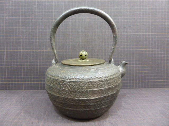 256 「龍文堂造」京鉄瓶 満水1300mL 重さ1587g 水漏れはありません 水