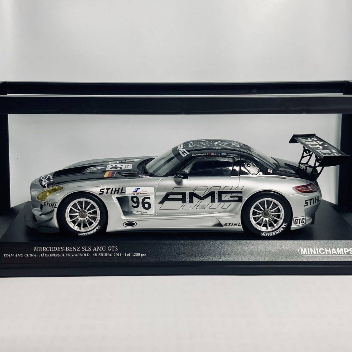 ミニチャンプス 1/18 メルセデス ベンツ SLS AMG 2013 ”Black Series