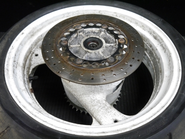 【数量限定，格安】 R52114 FZR1000 3GM 3代目より 純正 リア 後ろ ホイールASSY 5.50-17 スプロケ ハブ付き FZ750 YZF1000R FZR750 YZF750SP