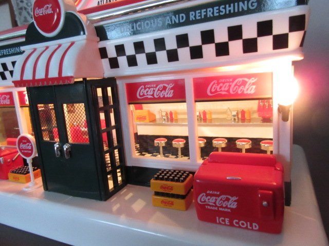 コカ・コーラ　Coca・Cola「DINER MINIATURE HOUSE ダイナー ミニチュア ハウス」 箱、取説、アダプター付き　動作確認済み　送料無料！