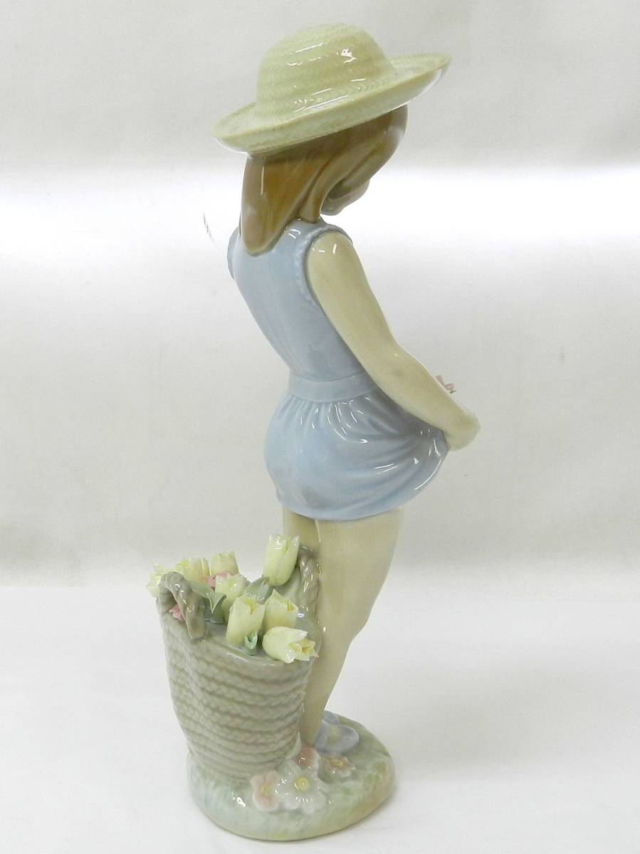 1000円スタート フィギュリン LLADRO リヤドロ ＃1284 スカートに花