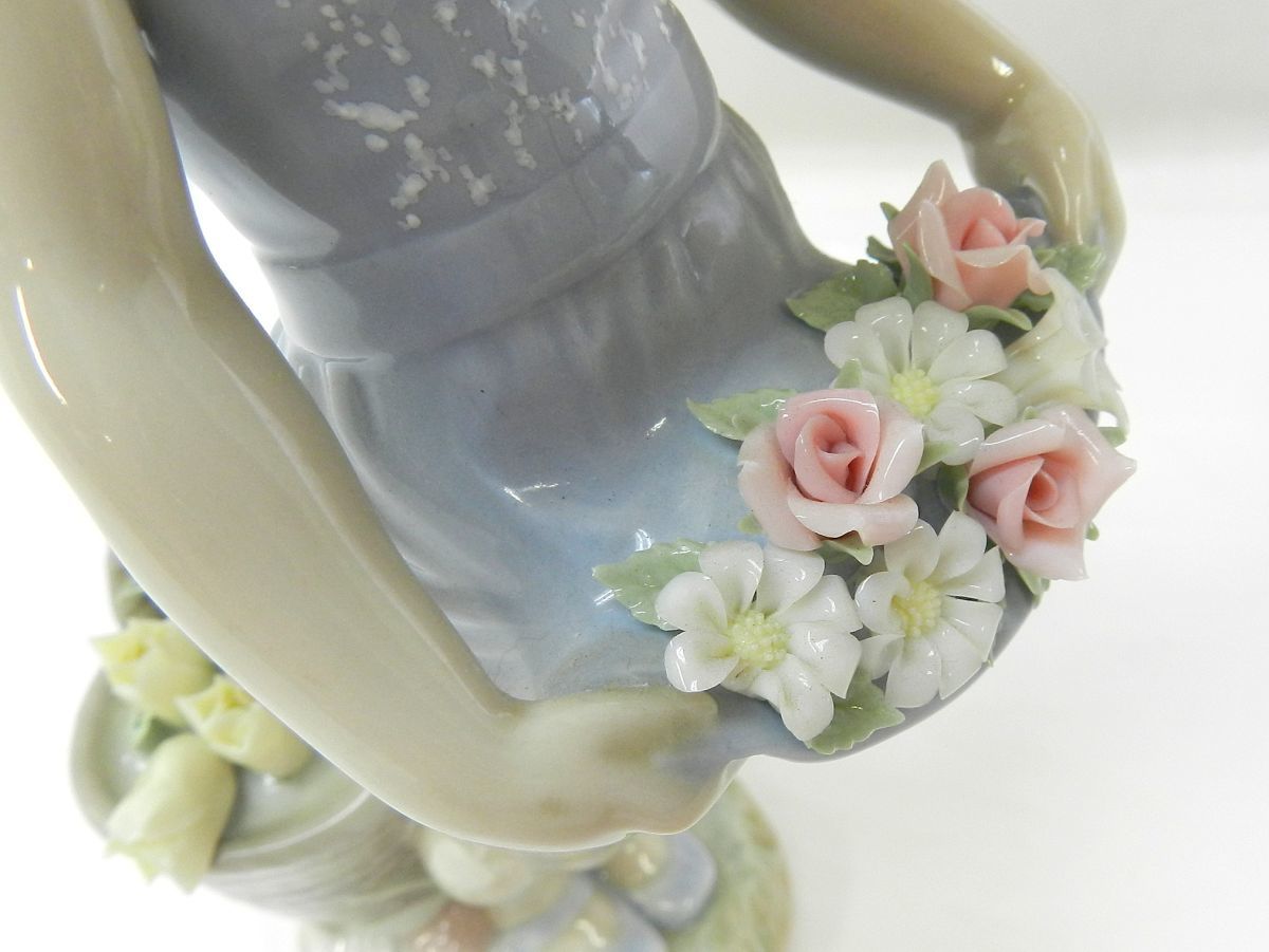 1000円スタート フィギュリン LLADRO リヤドロ ＃1284 スカートに花