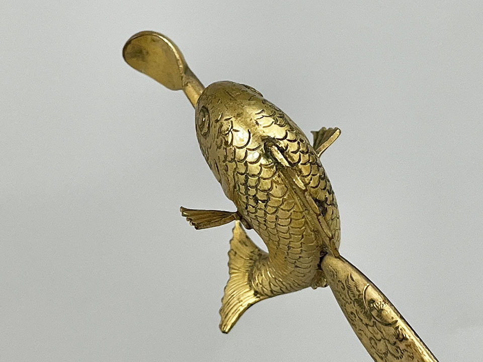 金工 銀鍍金 細密彫刻 アンティーク 簪 花紋 鯛 大正 時代物 かんざし 