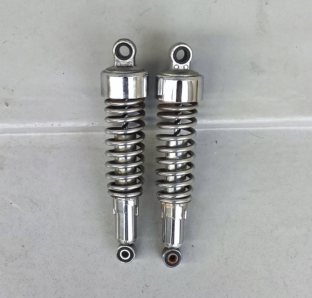 バイク用 リアサスペンション 左右セット　エストレヤ 純正 カワサキエストレヤ(エストレア) 純正リアショック/リヤショック/リア